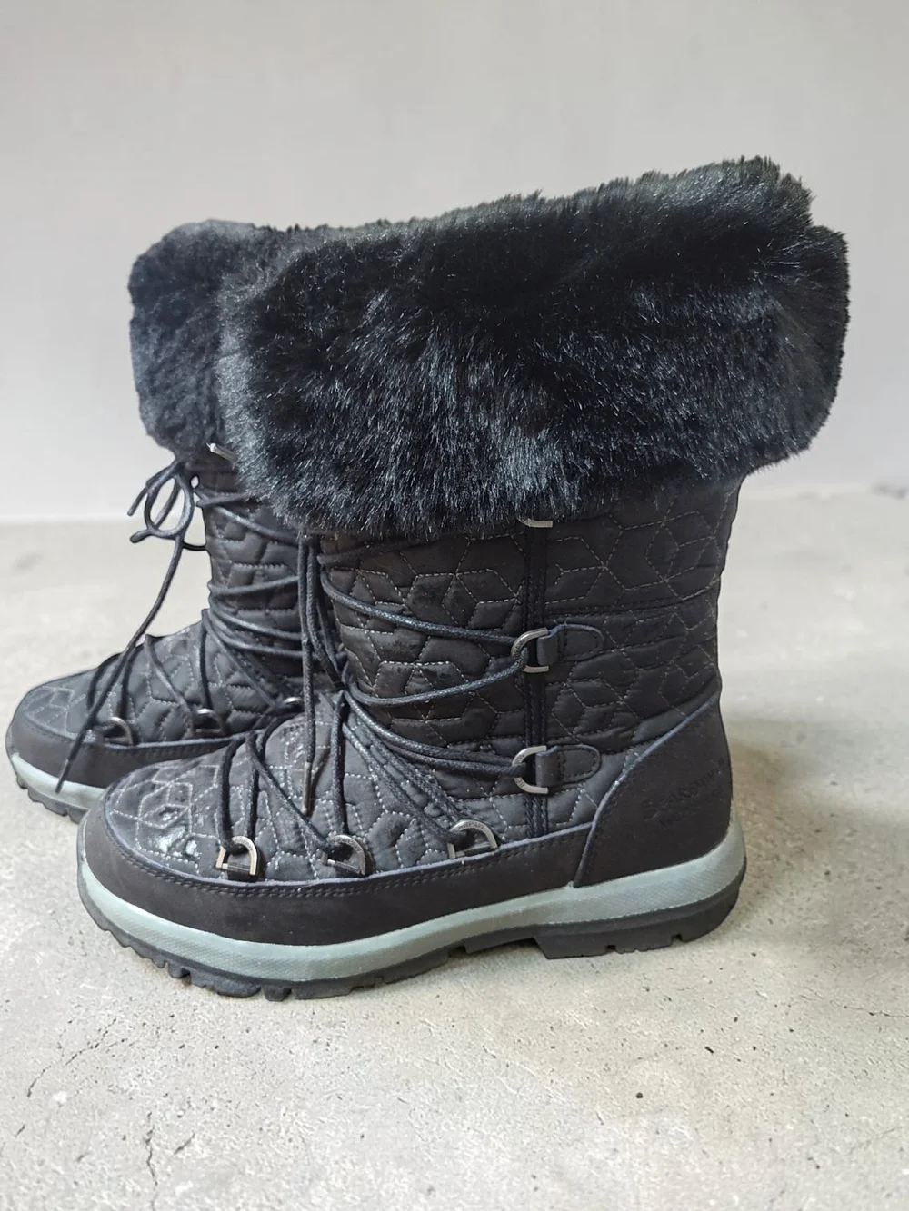 ,NWT Bearpaws Women's Black Faux-Fur Winter Snow Boots, 8